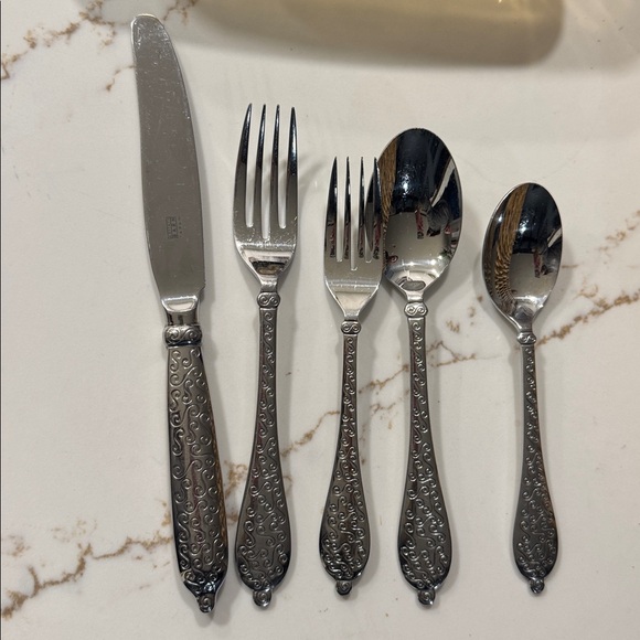 Pottery Barn Elegant Silver Cutlery Set - Picture 2 of 2